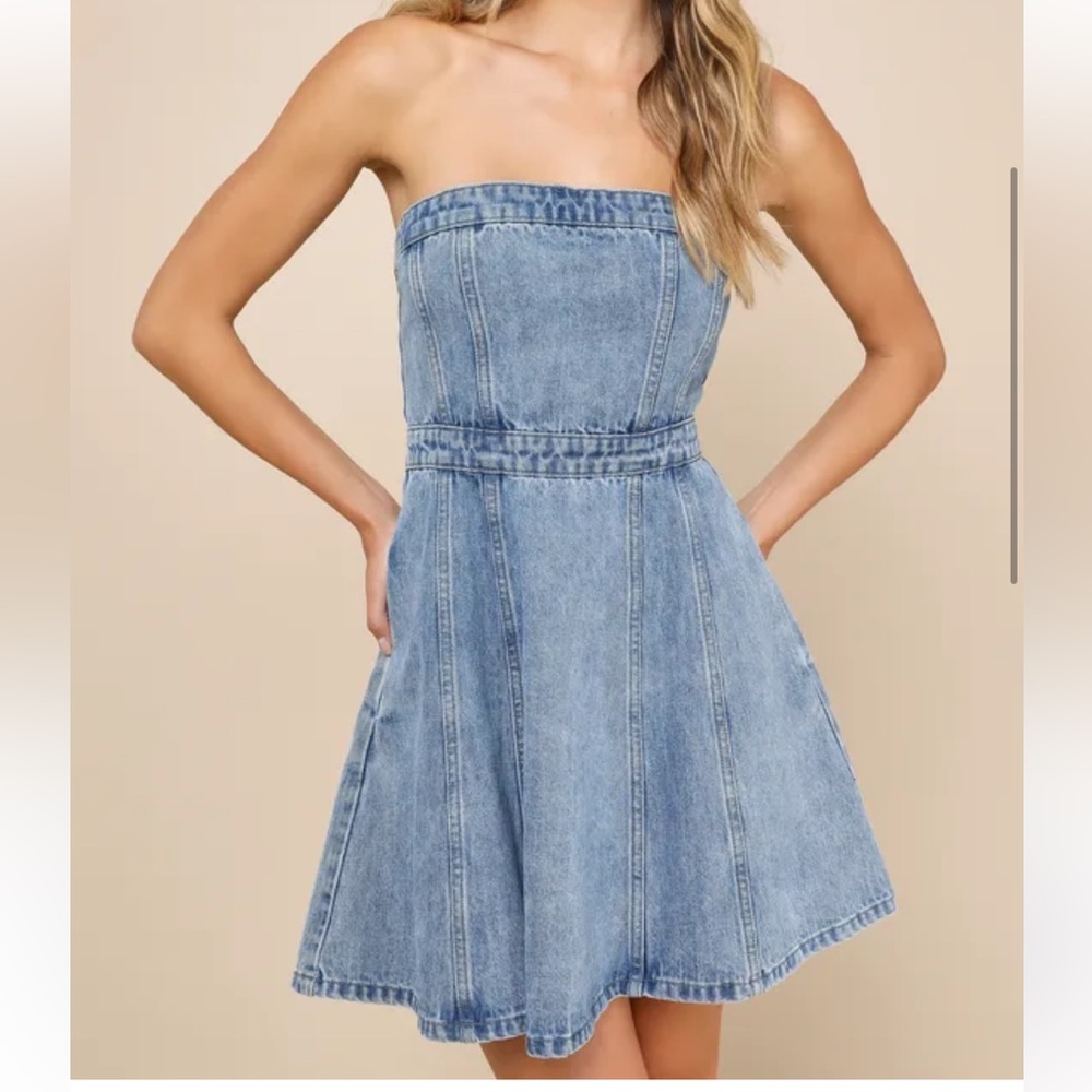 ⚜️ 3/$25 ⚜️ NWOT Lulu's Blue Strapless Denim Dress, size XS.